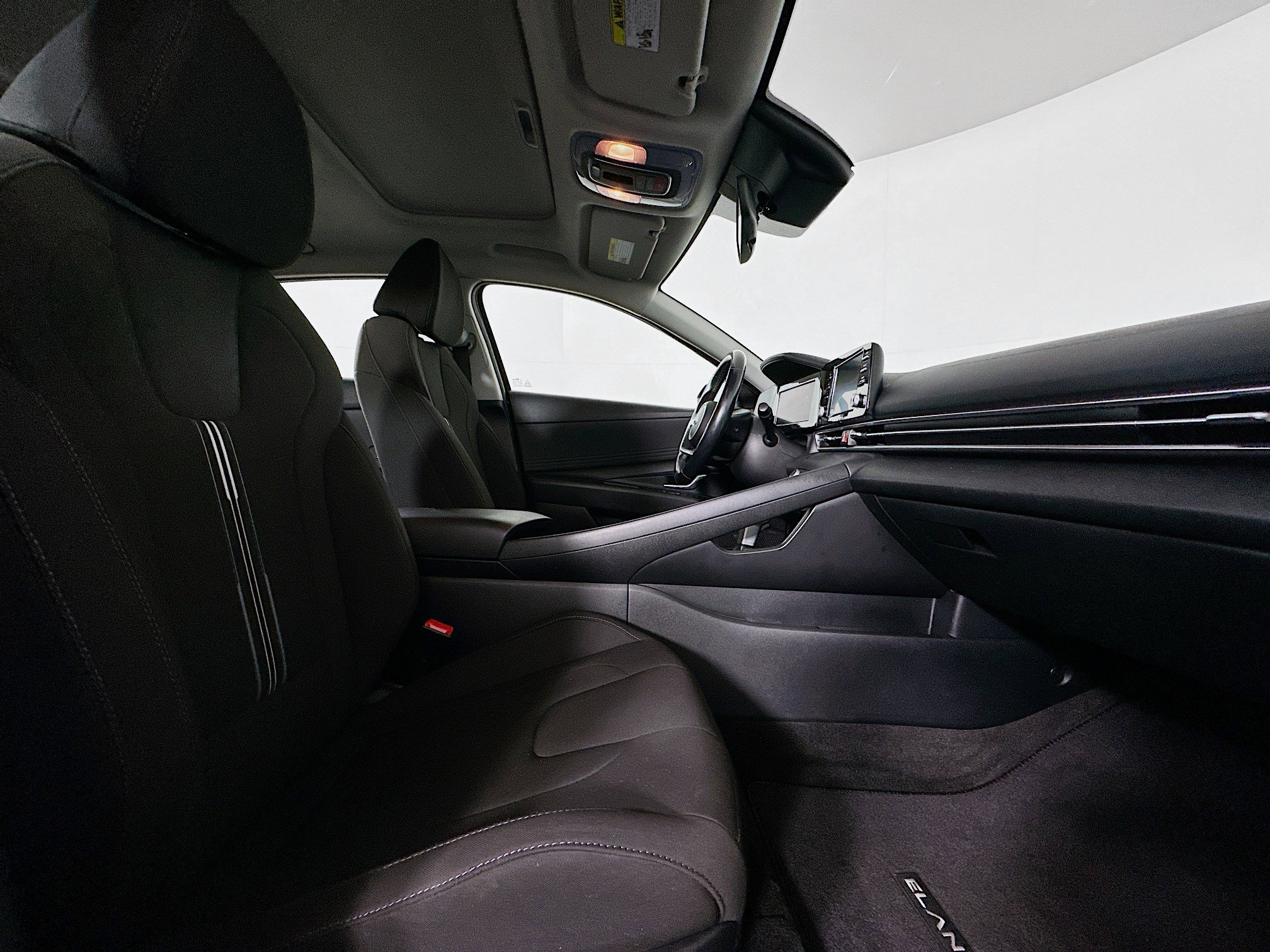Used 2022 Hyundai Elantra SEL w/ Convenience + Premium Package FWD image 31