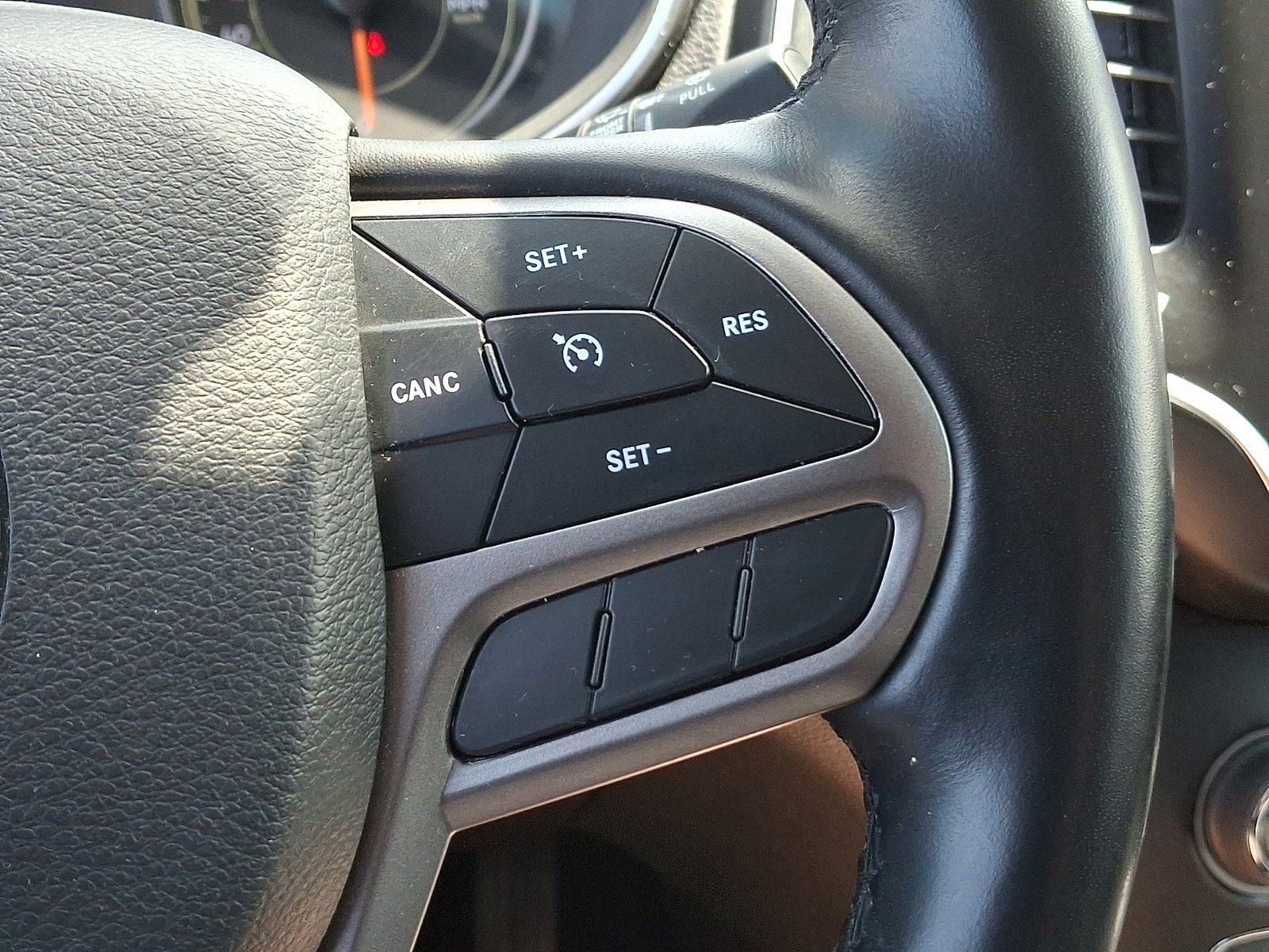Used 2021 Jeep Cherokee Latitude Lux w/ Comfort/Convenience Group AWD/4WD image 21