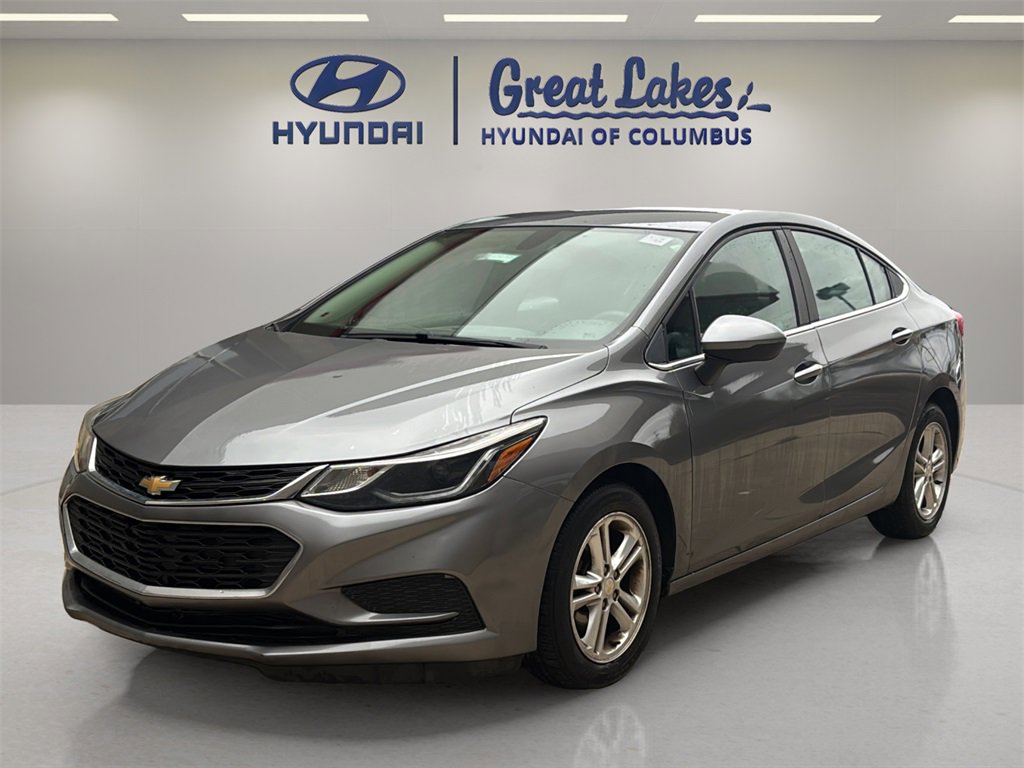 Used 2018 Chevrolet Cruze LT w/ Convenience Package image 1