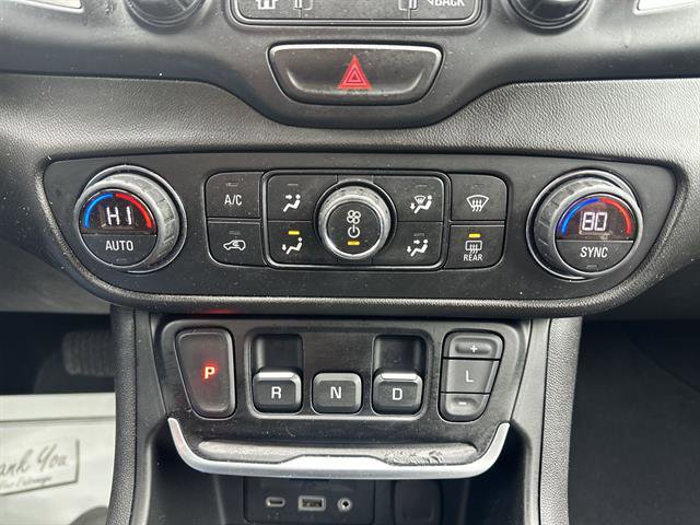 Used 2021 GMC Terrain SLT image 16