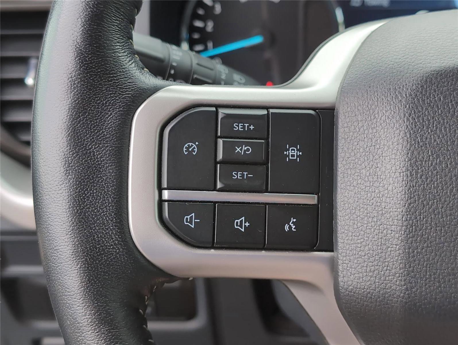 Used 2024 Ford Expedition Max XLT image 29