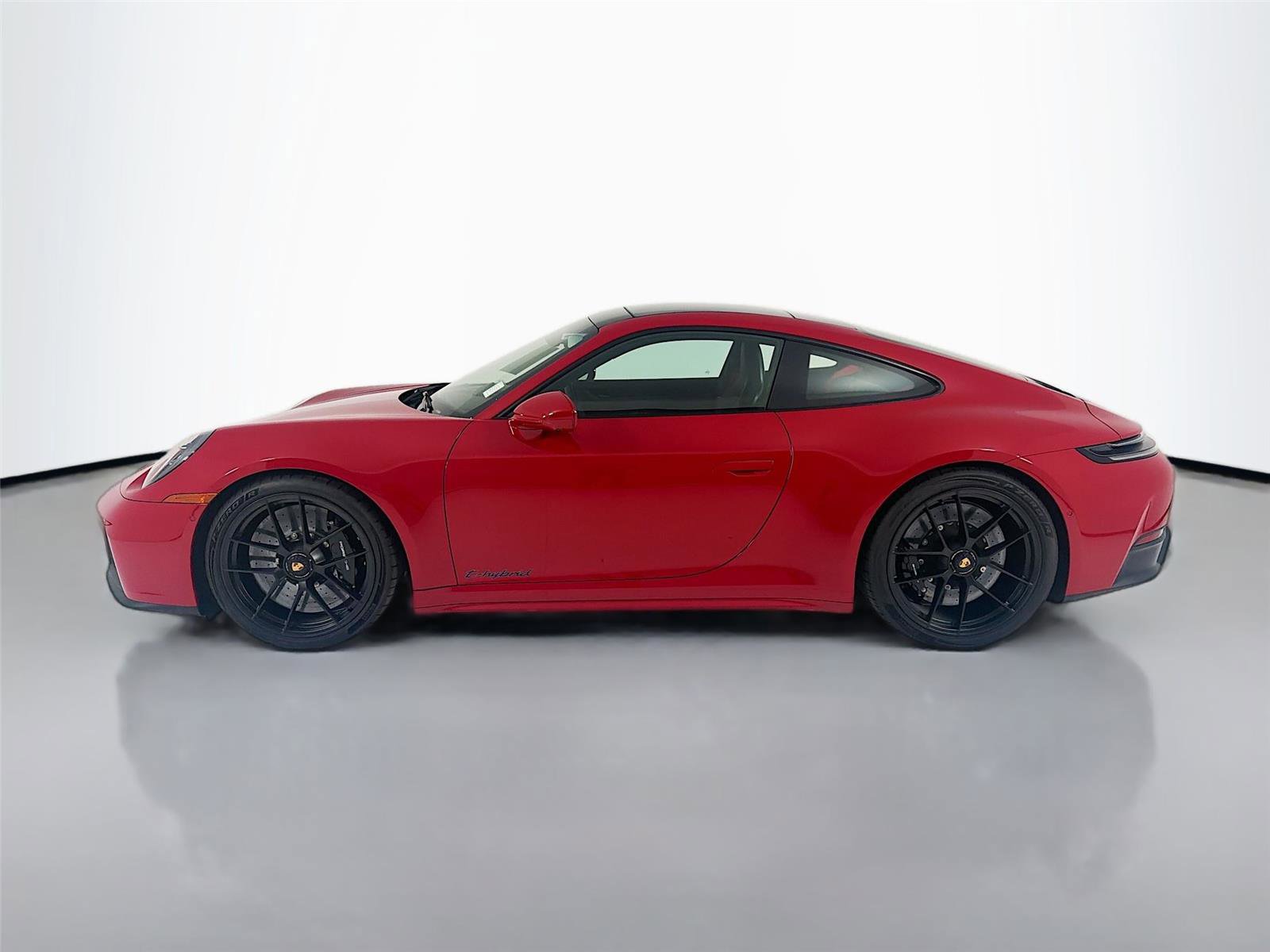 Certified 2025 Porsche 911 Carrera GTS image 2