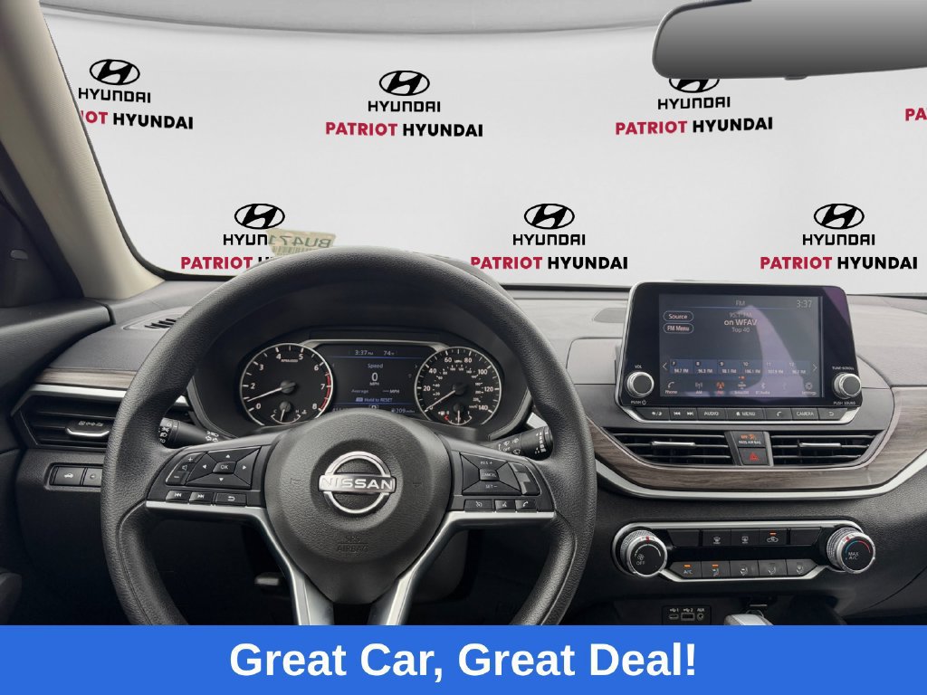 Used 2025 Nissan Altima 2.5 SV FWD image 10