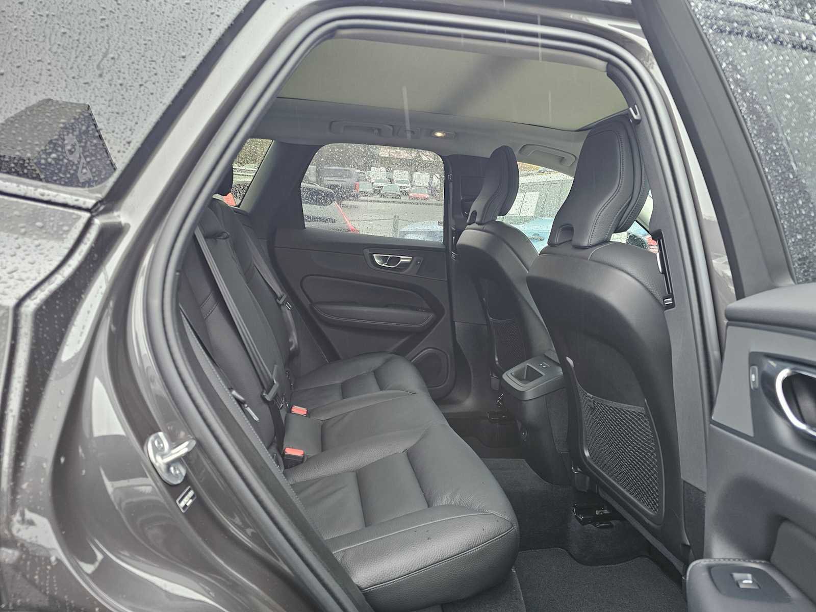Certified 2025 Volvo XC60 B5 Plus image 11