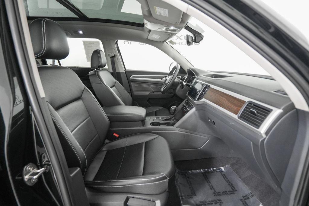 Used 2021 Volkswagen Atlas SE w/ Panoramic Sunroof Package FWD image 19