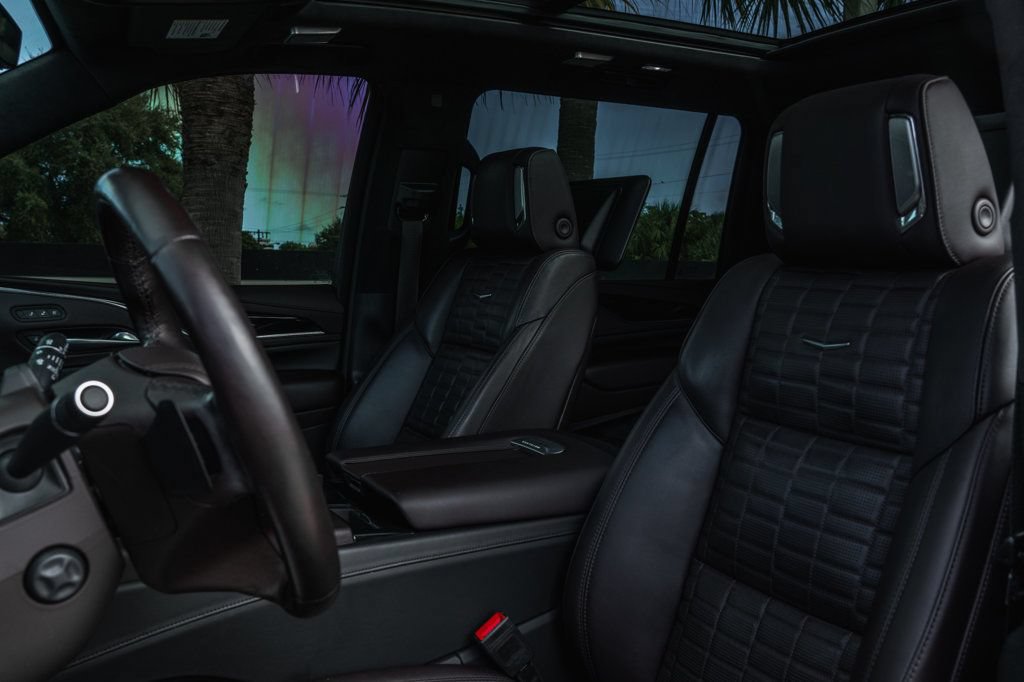 Used 2023 Cadillac Escalade ESV Sport Platinum w/ Heavy-Duty Trailer Package AWD/4WD image 13