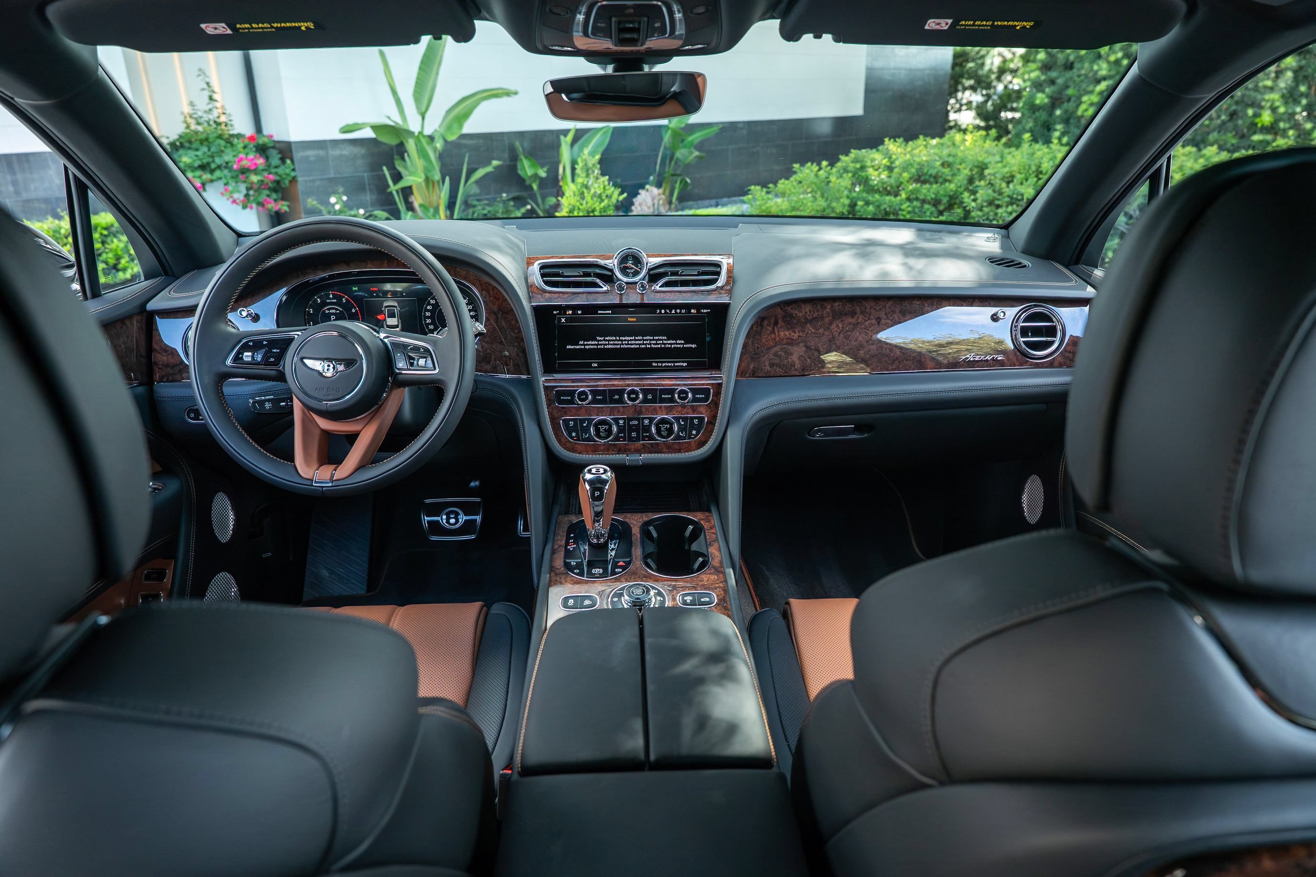 Certified 2025 Bentley Bentayga Extended Wheelbase AWD/4WD image 4