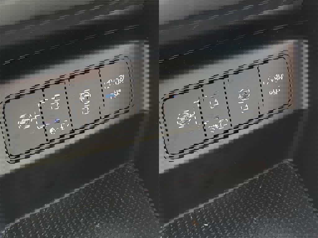 Used 2025 Hyundai Tucson SE image 30