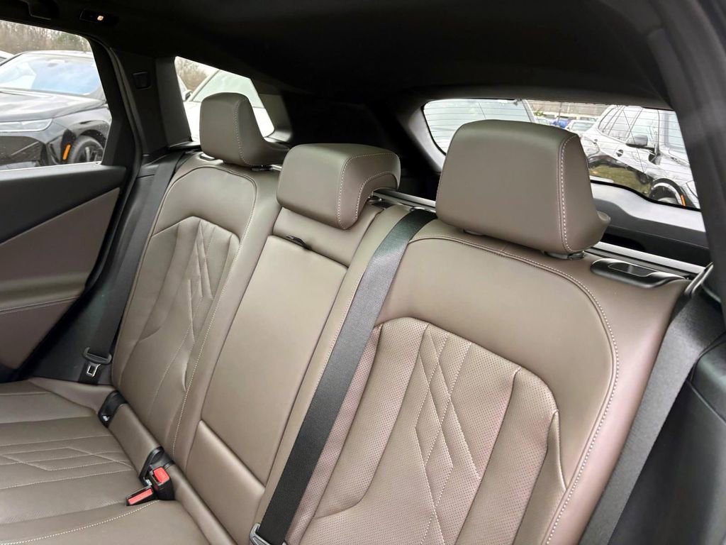 Used 2025 BMW X3 xDrive30i w/ Convenience Package image 25