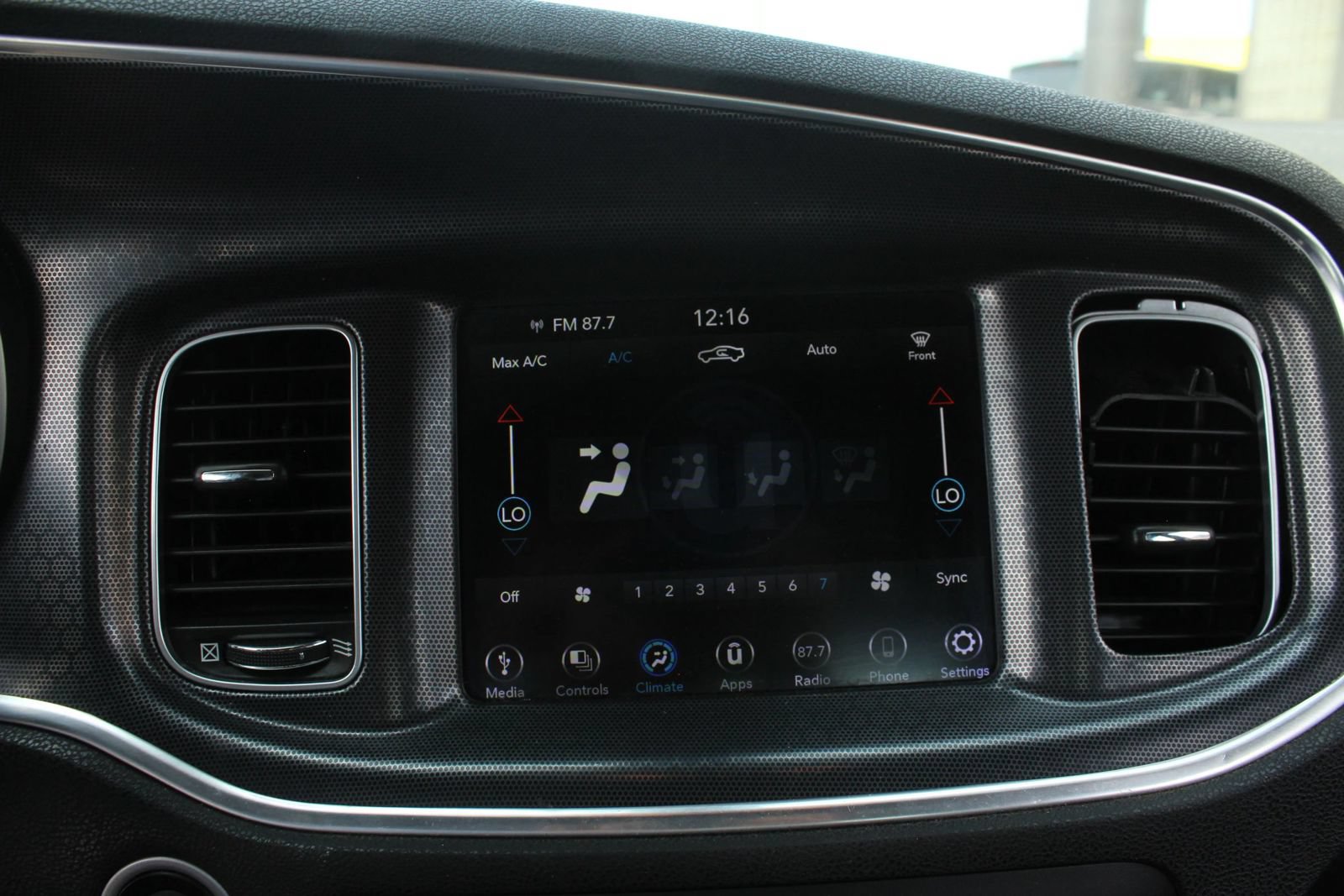 Used 2018 Dodge Charger R/T RWD image 27