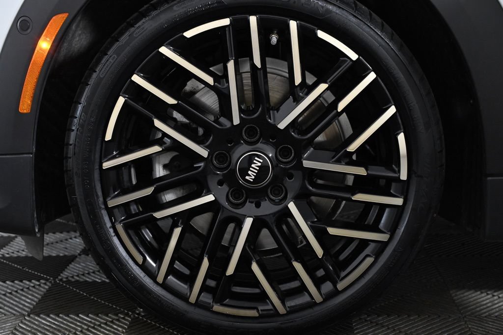 Certified 2025 MINI Cooper S FWD image 32