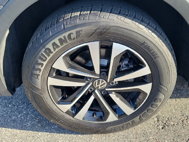 Certified 2024 Volkswagen Tiguan S FWD image 5