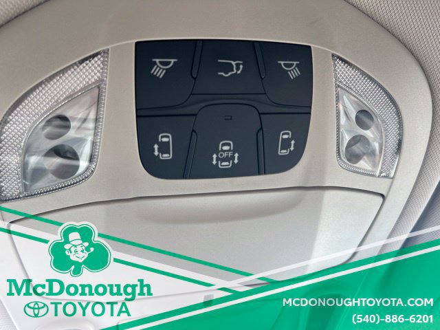 Used 2020 Chrysler Pacifica Limited w/ Advanced Safetytec Group FWD image 32