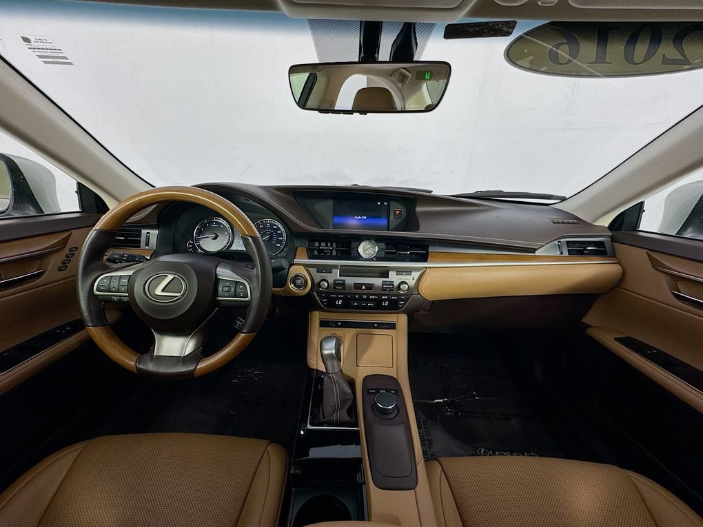 Used 2016 Lexus ES 350 w/ Premium Package w/Wood Trim FWD image 36