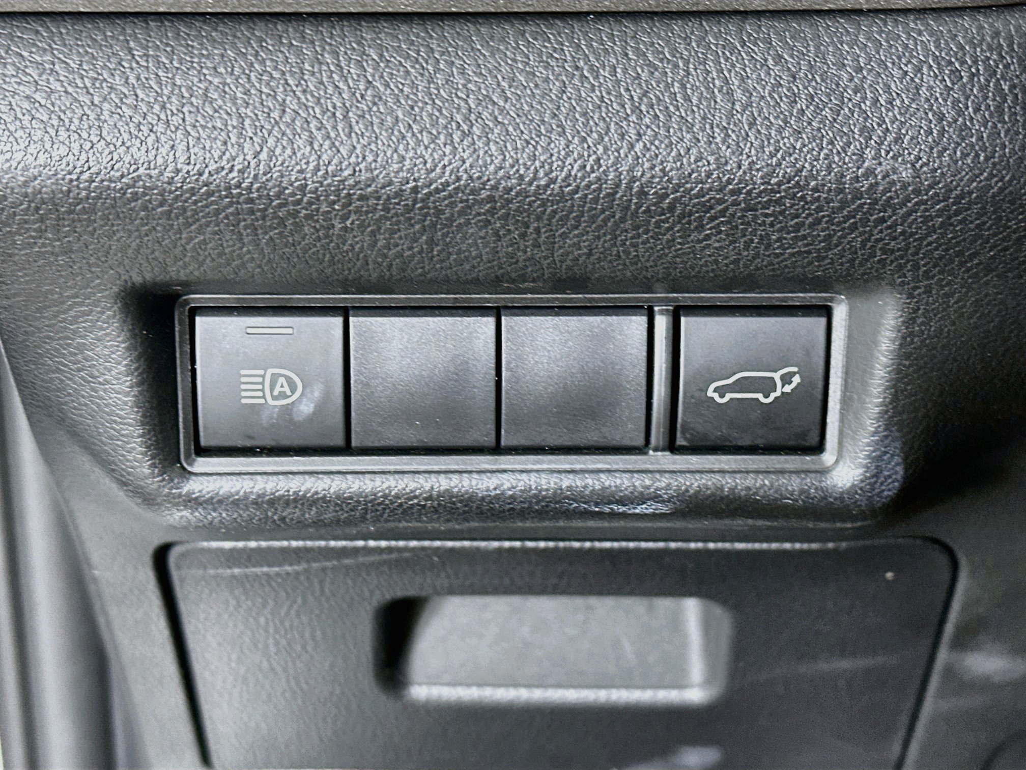 Used 2025 Toyota Grand Highlander AWD image 17