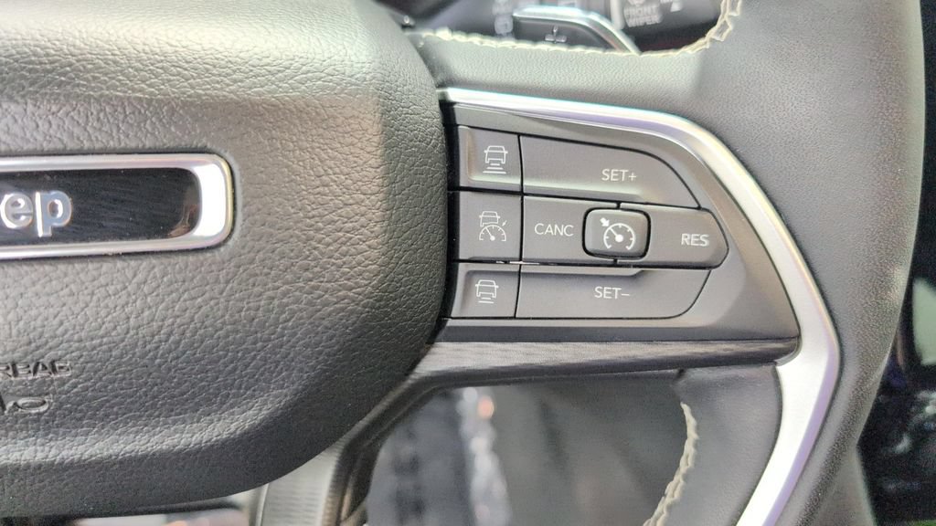 Used 2024 Jeep Grand Cherokee L Laredo AWD/4WD image 11