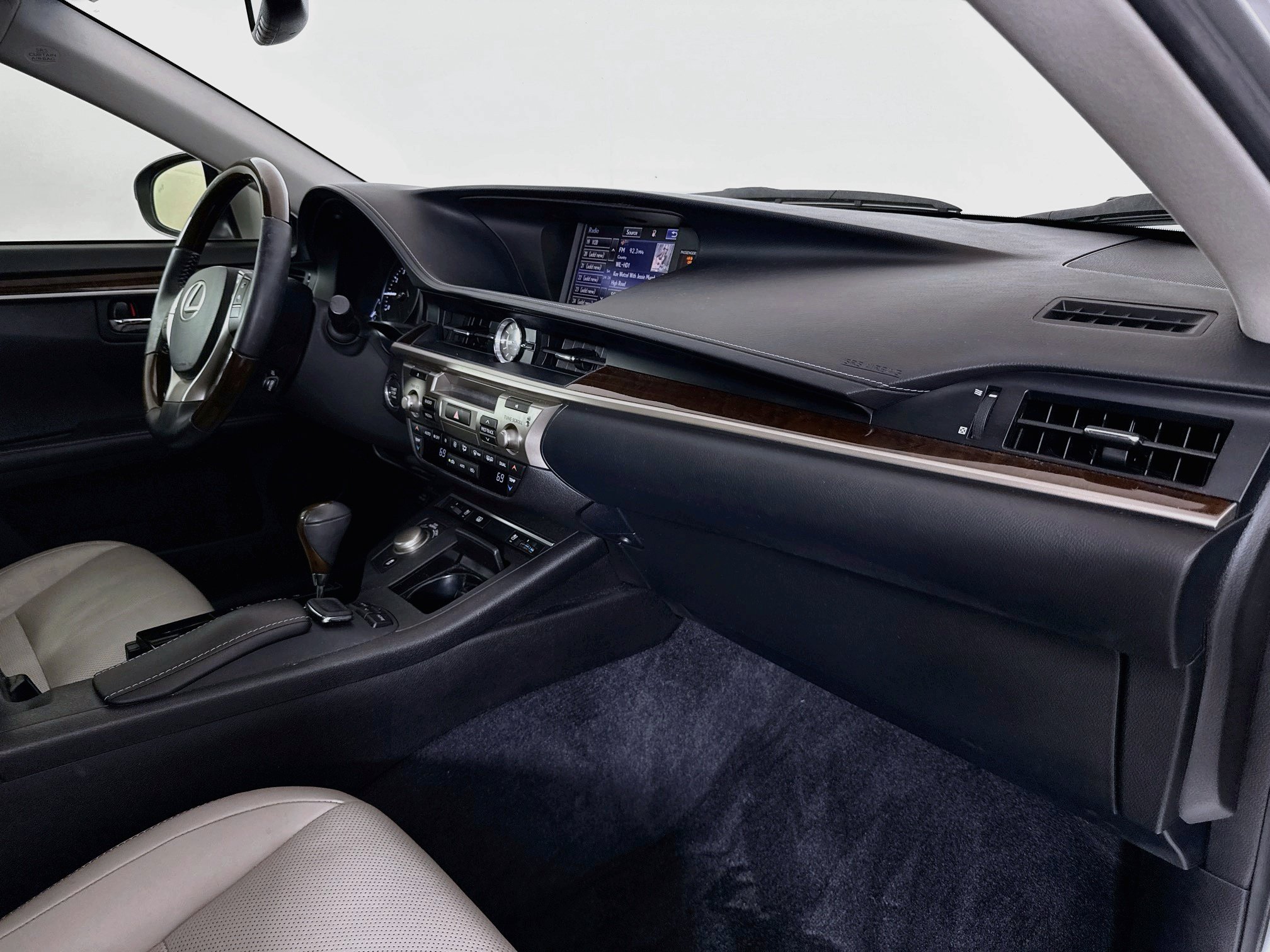 Used 2015 Lexus ES 350 w/ Luxury Package FWD image 28