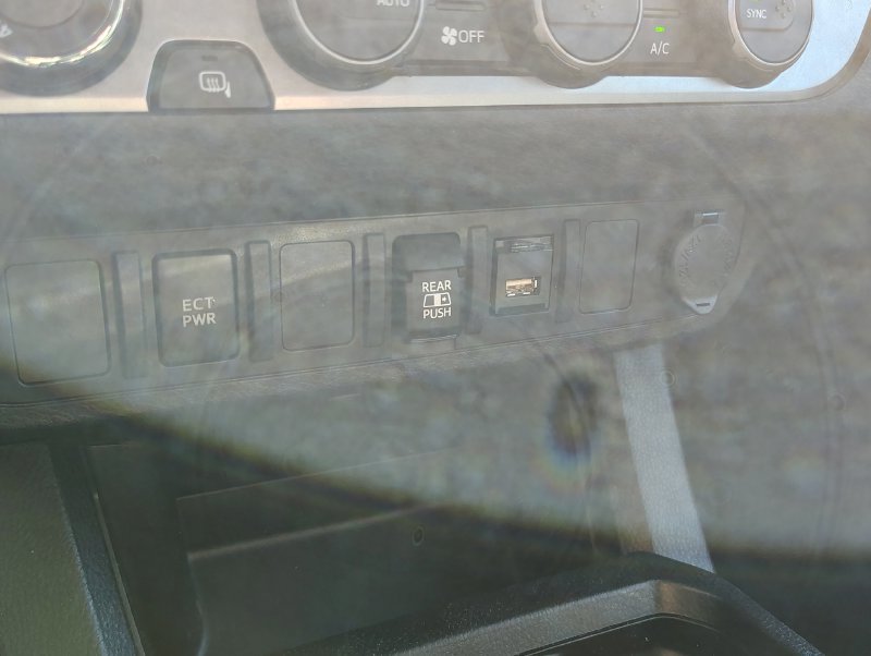 Used 2022 Toyota Tacoma SR5 AWD/4WD image 18