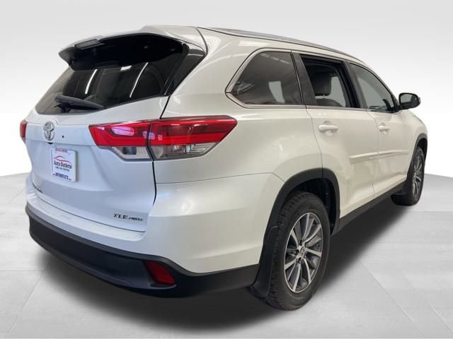 Used 2019 Toyota Highlander XLE image 8