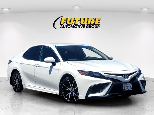 Used 2023 Toyota Camry SE w/ Convenience Package FWD image 1