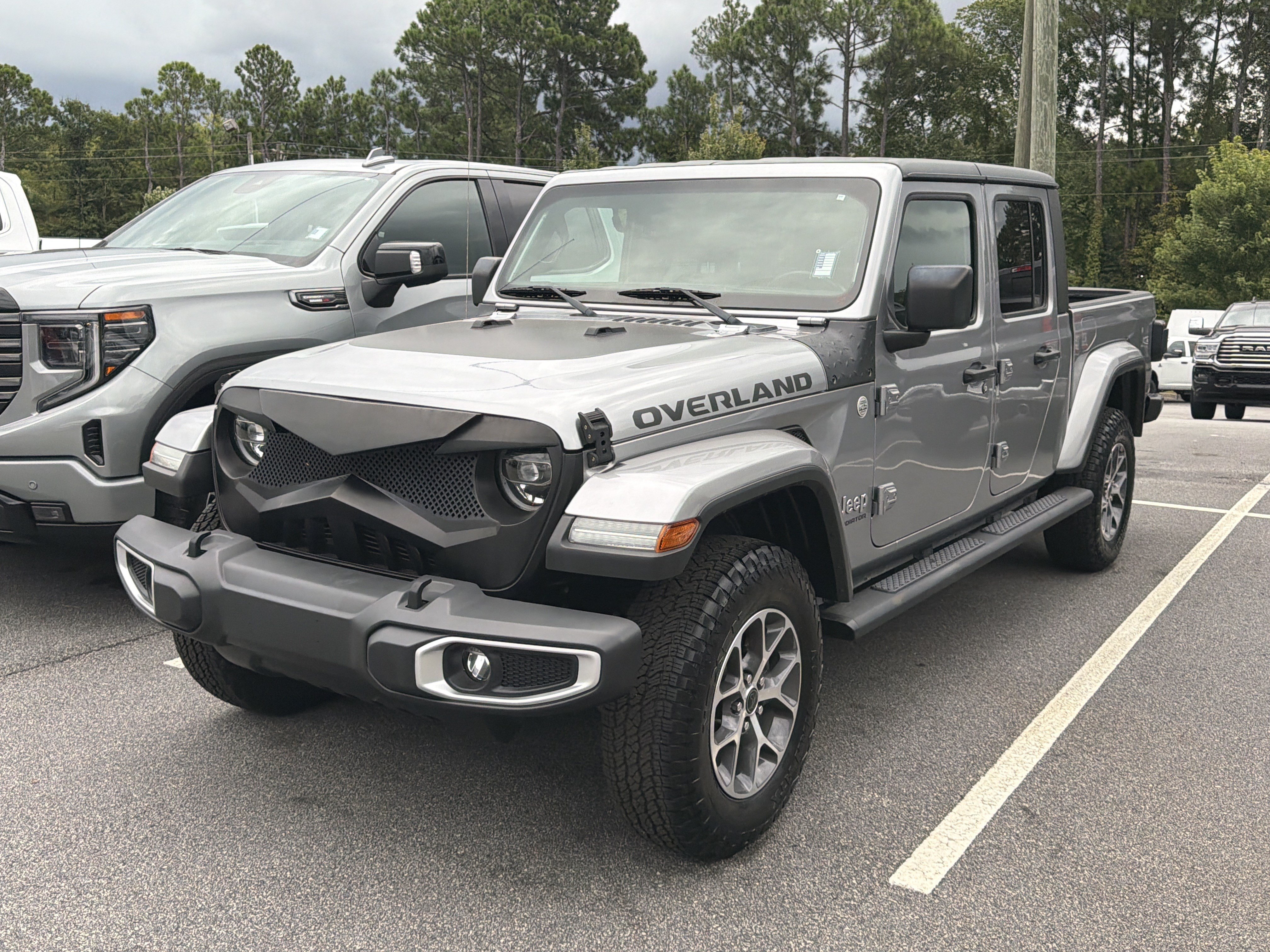 Used 2020 Jeep Gladiator Overland w/ Popular Equipment Package AWD/4WD image 3