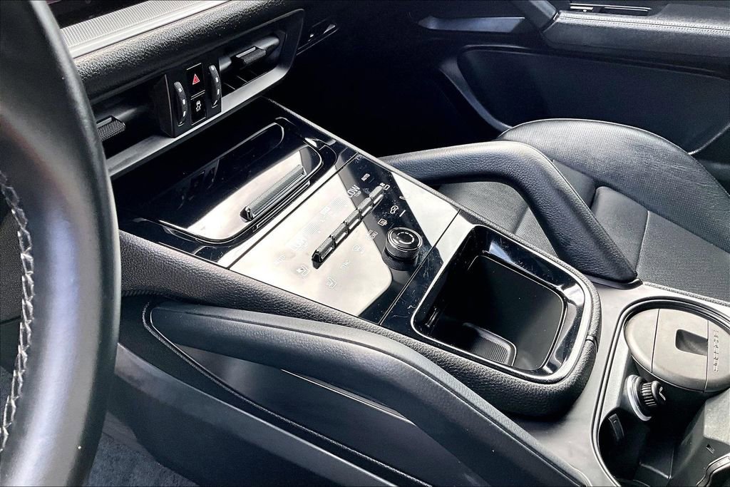 Used 2024 Porsche Cayenne image 19