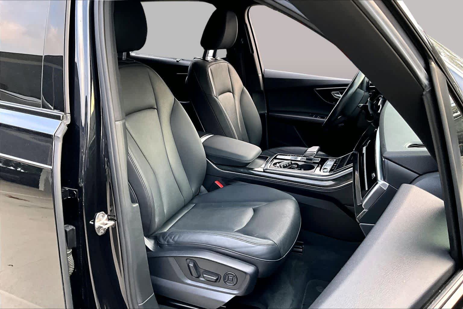 Used 2021 Audi Q7 3.0T Prestige w/ Prestige Package AWD/4WD image 9