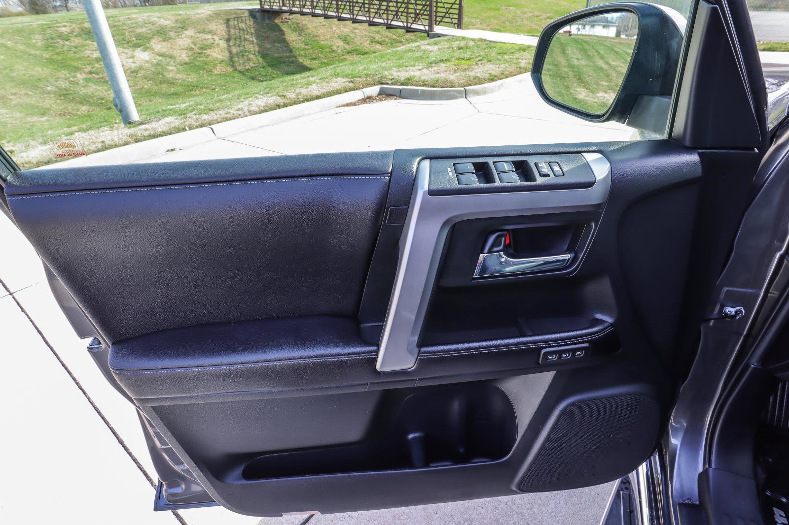 Used 2017 Toyota 4Runner Limited image 34