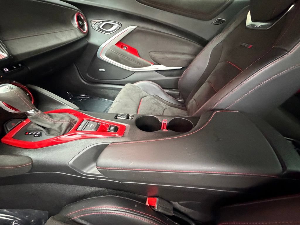 Used 2019 Chevrolet Camaro ZL1 RWD image 25