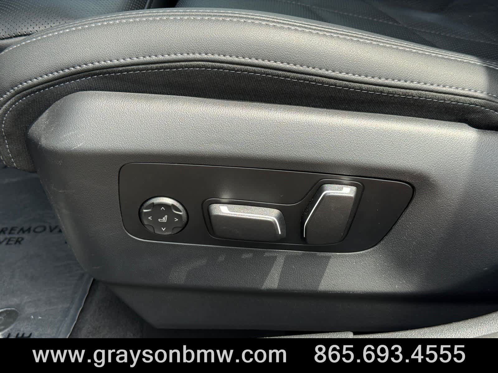 Used 2025 BMW 540i xDrive AWD/4WD image 13