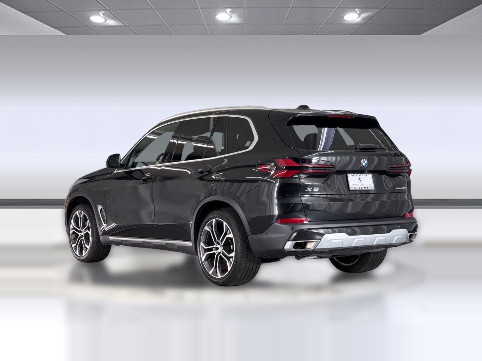 Certified 2024 BMW X5 sDrive40i w/ Parking Assistance Package RWD image 3
