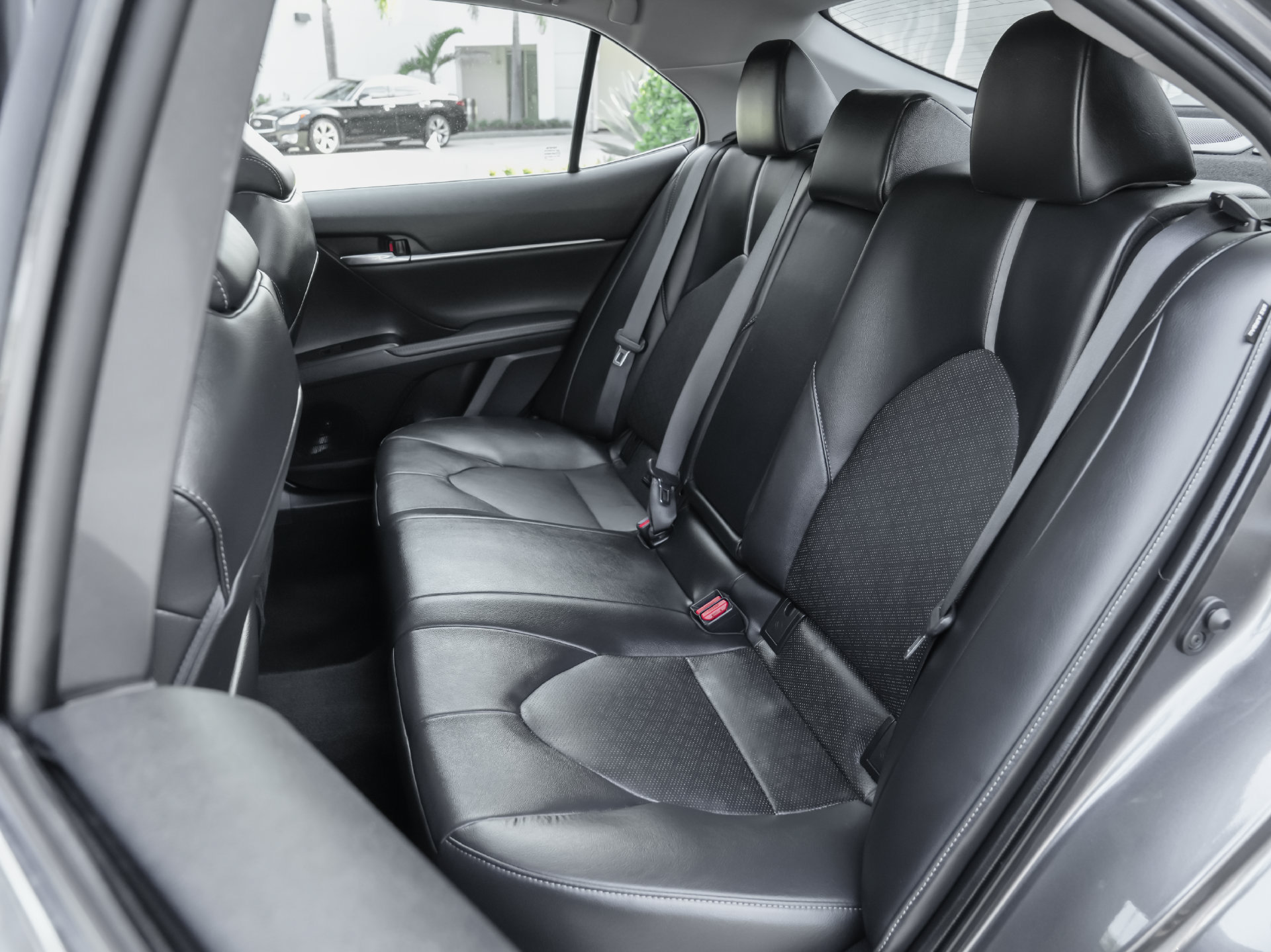 Used 2022 Toyota Camry XSE w/ Navigation Package FWD image 7