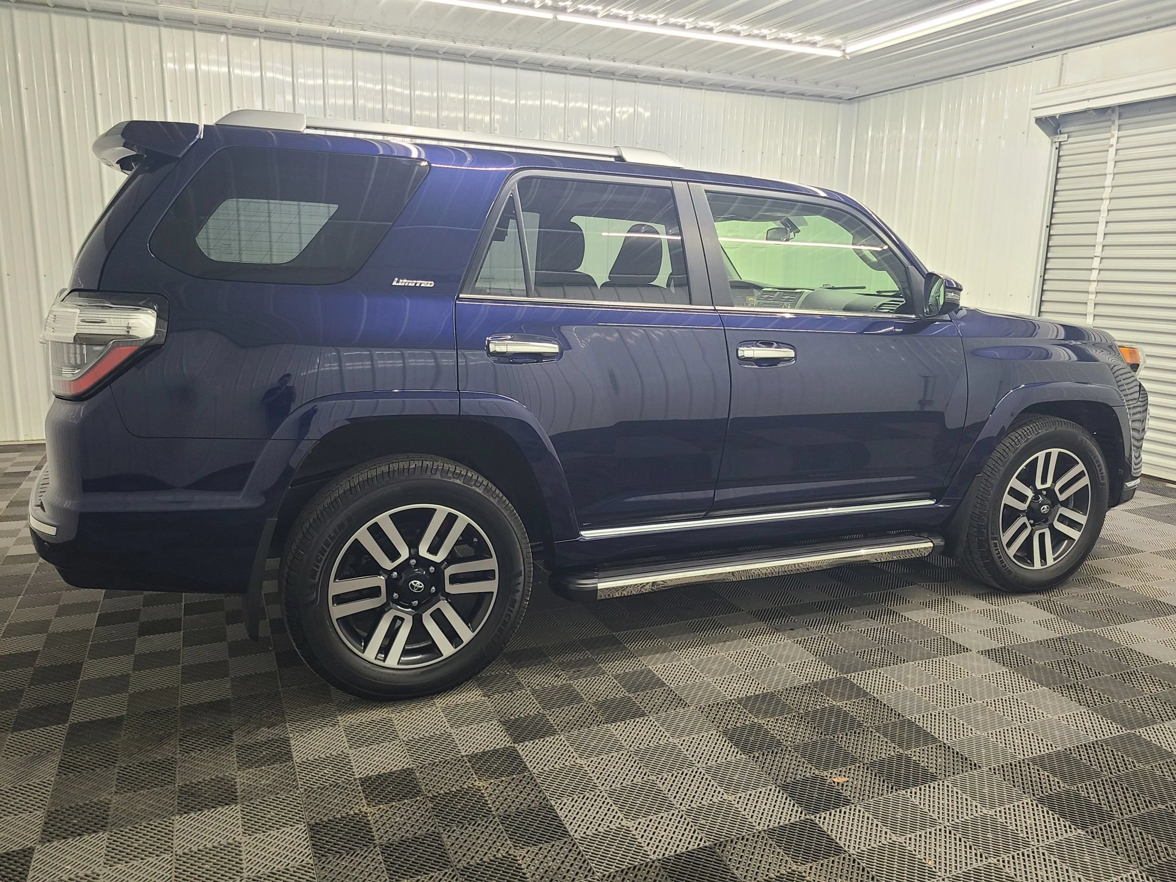 Used 2018 Toyota 4Runner Limited AWD/4WD image 12