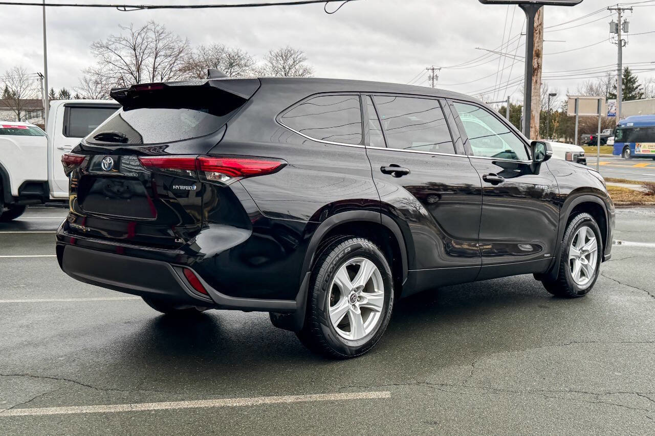Used 2020 Toyota Highlander LE image 4