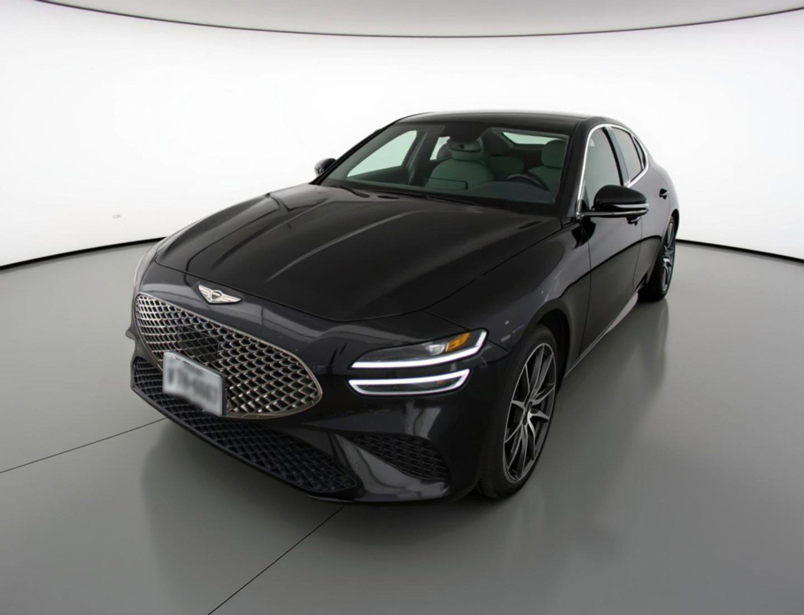 Used 2025 Genesis G70 2.5T image 3