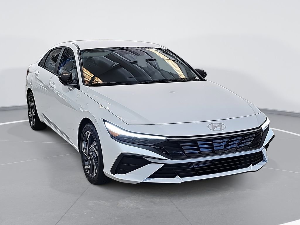 New 2025 Hyundai Elantra Sport image 3