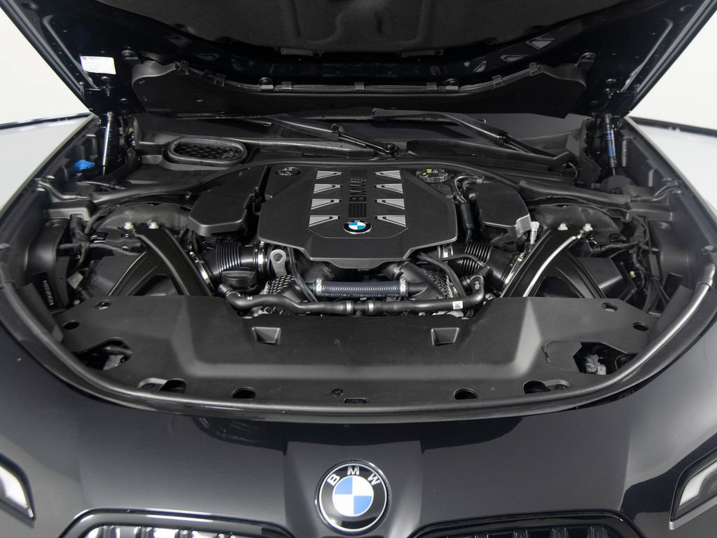 Used 2023 BMW 760i xDrive AWD/4WD image 54