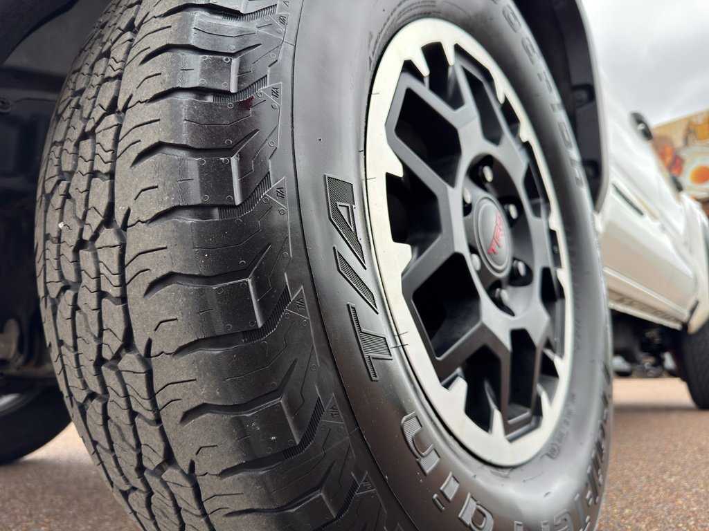 Used 2024 Toyota Tacoma TRD Off-Road image 28