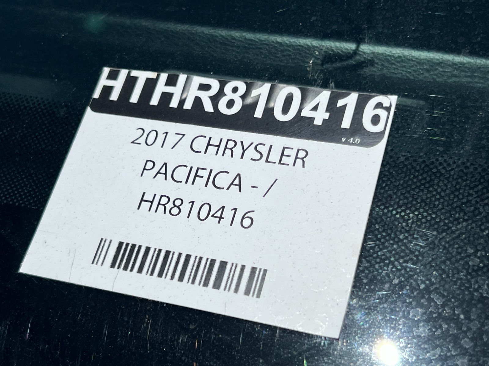 Used 2017 Chrysler Pacifica Touring-L w/ Tire & Wheel Group FWD image 3