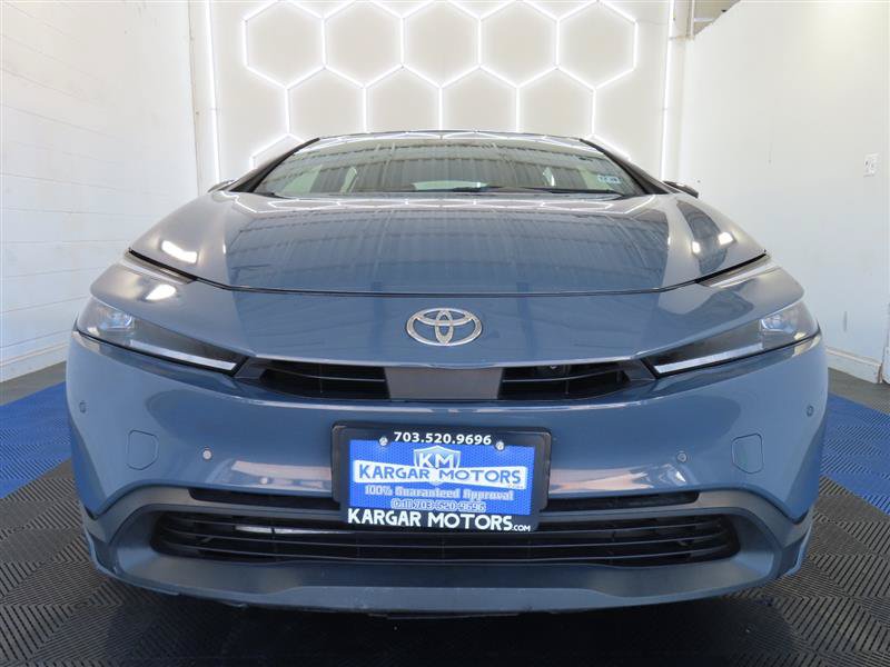 Used 2024 Toyota Prius LE FWD image 3