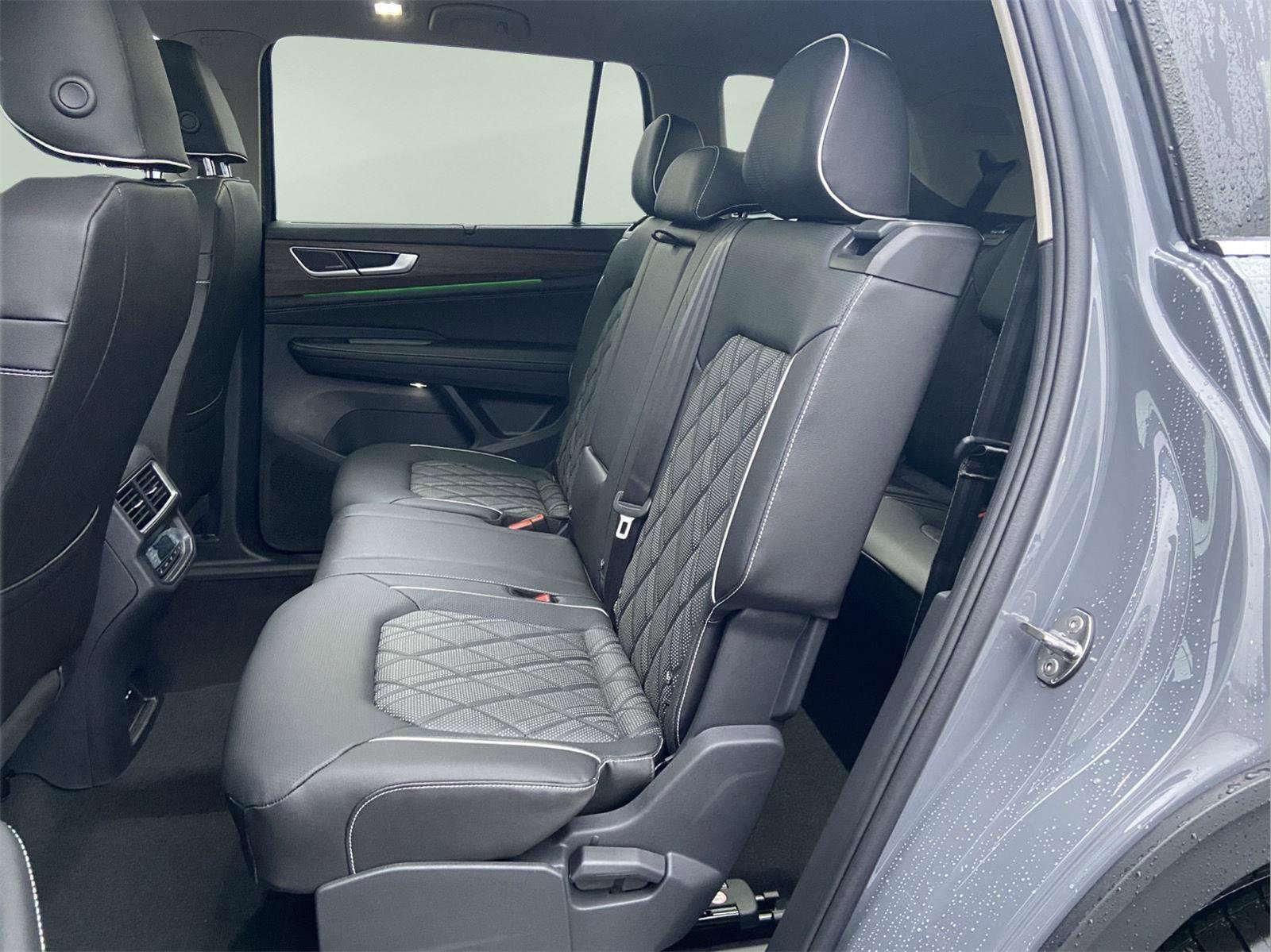 New 2026 Volkswagen Atlas SEL Premium R-Line image 7