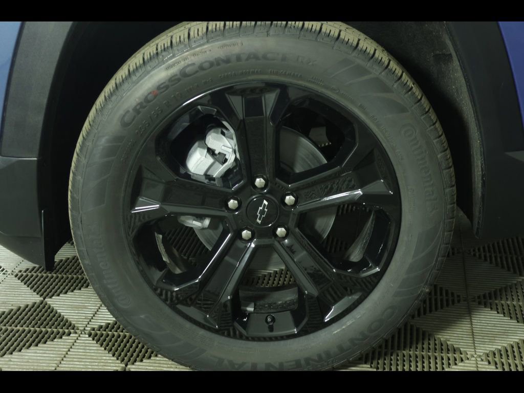 New 2026 Chevrolet Equinox LT w/ Midnight Edition image 13