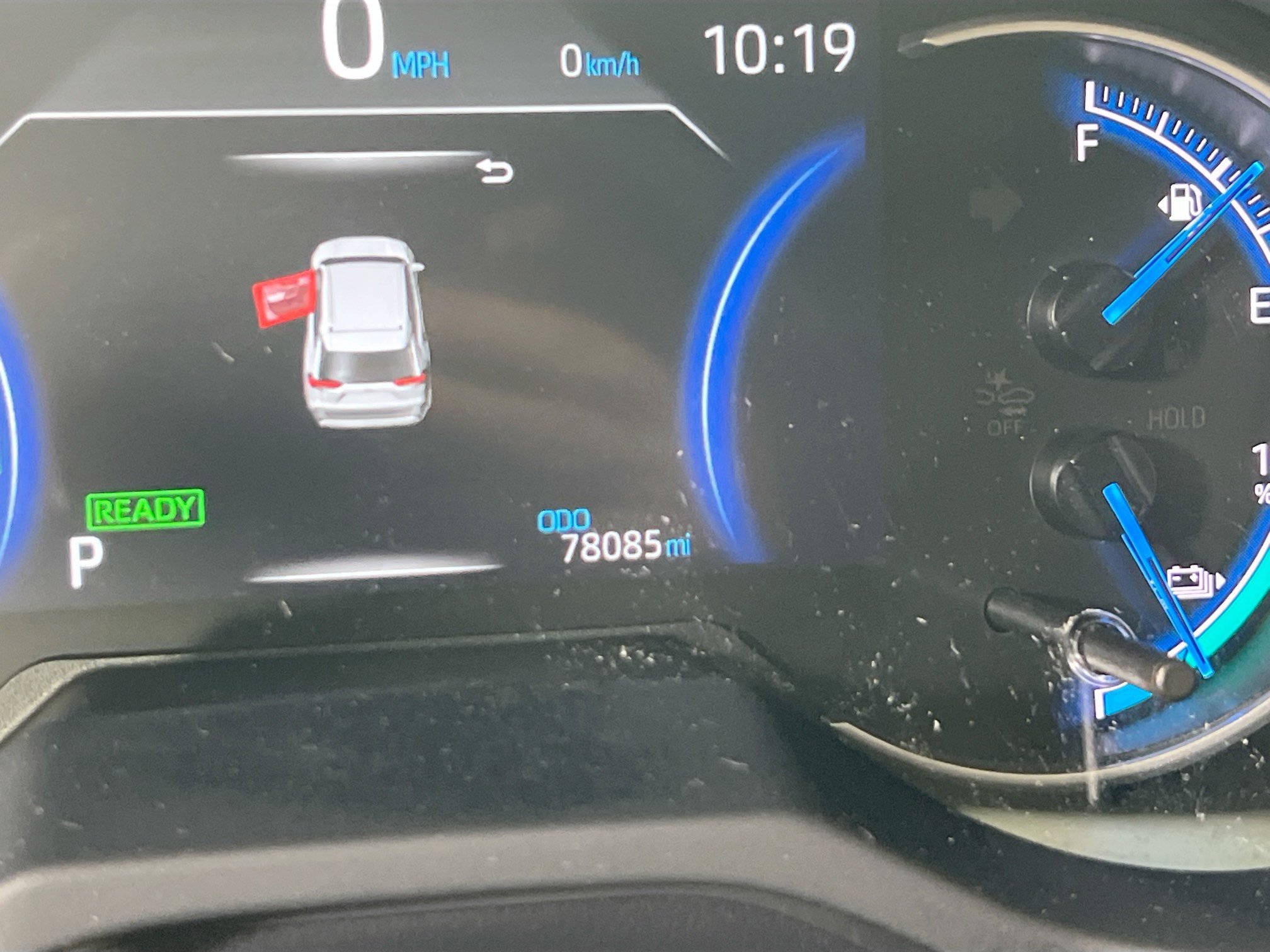 Used 2023 Toyota RAV4 SE w/ Weather & Moonroof Package image 12