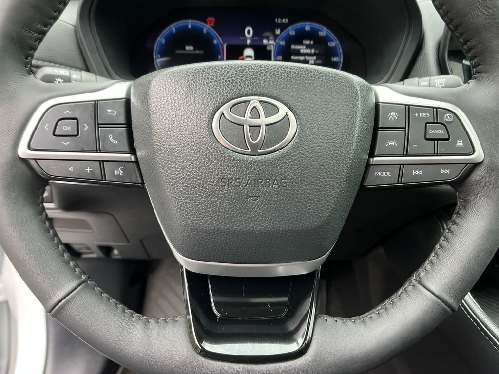 Used 2025 Toyota Grand Highlander AWD image 14