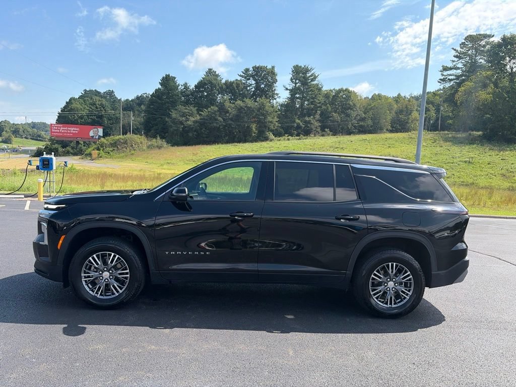 Used 2026 Chevrolet Traverse LT AWD/4WD image 5