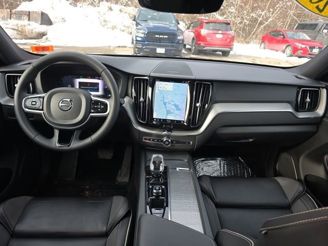 Certified 2023 Volvo XC60 B6 Ultimate w/ Protection Package Premier image 24