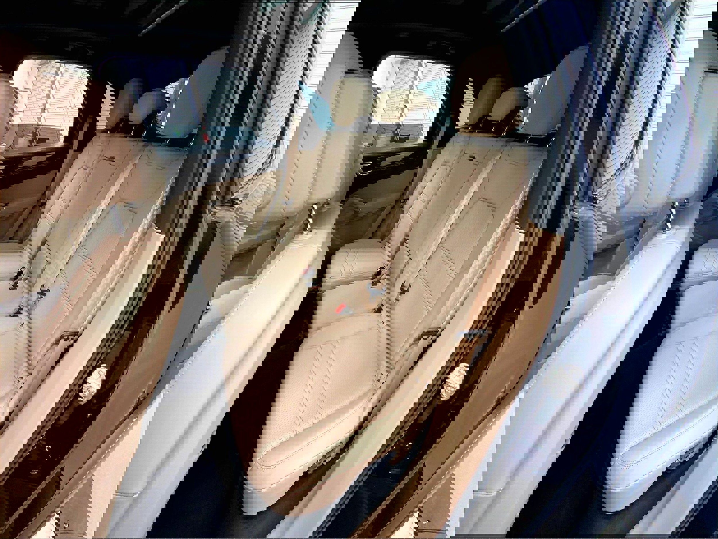 Used 2023 Porsche Cayenne Platinum Edition image 23