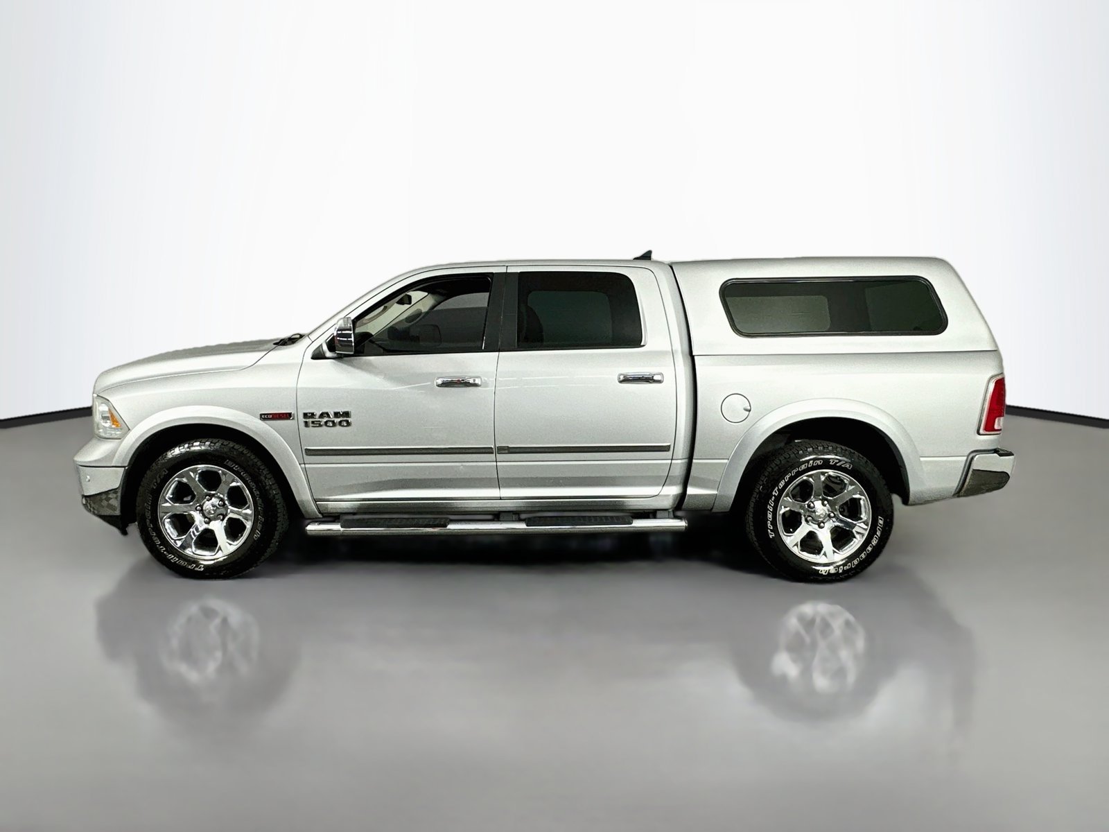 Used 2015 RAM 1500 Laramie w/ Convenience Group AWD/4WD image 5