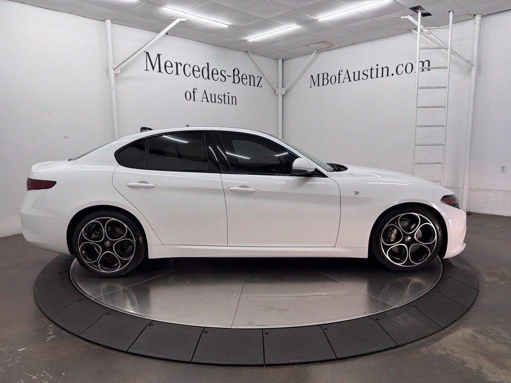 Used 2023 Alfa Romeo Giulia Ti RWD image 8