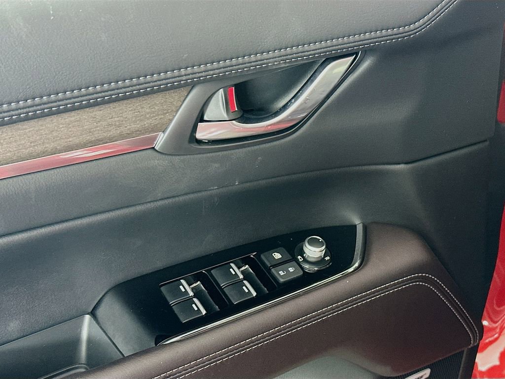 New 2025 MAZDA CX-5 Signature image 23